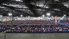 Tenda menyelimuti area berkemah di Festival Teknologi Campus Party di Sao Paulo, Brasil, Rabu (31/1). Campus Party adalah festival teknologi 24 jam tahunan. (AP Photo/Andre Penner)