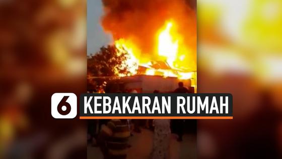 VIDEO: Kebakaran Rumah, Ibu dan Anak Ditemukan Tewas di Kamar Mandi
