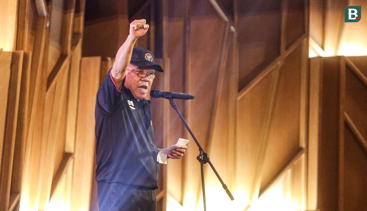 <p>Chef de Misson (CdM) Indonesia di Asian Games 2022, Basuki Hadimuljono memberikan sambutan saat pengukuhan Tim Indonesia untuk Asian Games 2022 Hangzhou di Auditorium Kementerian PUPR, Jakarta, Selasa (19/09/2023). (Bola.com/Bagaskara Lazuardi)</p>