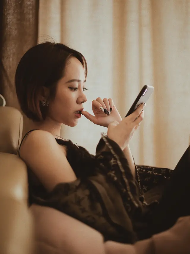 Marak Artis Curhat di Medsos, Psikolog Ingatkan Dampaknya bagi Kesehatan Mental