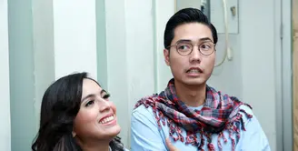 Nycta Gina dan Rizky Kinos yang baru saja menikah masih harus pelajari banyak hal mengenai kebiasaan pasangan. (Deki Prayoga/Bintang.com)