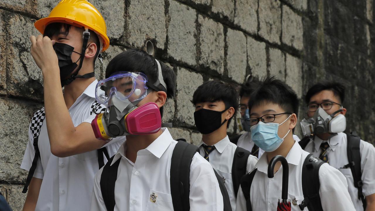 Ribuan Siswa Sekolah Turun ke Jalan Ikut Demo Hong Kong