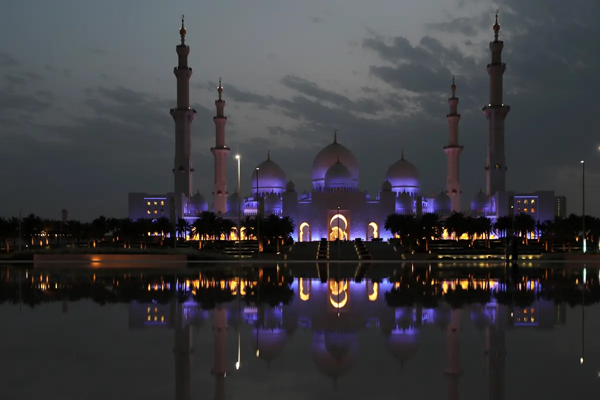 Masjid Agung Sheikh Zayed di Abu Dhabi