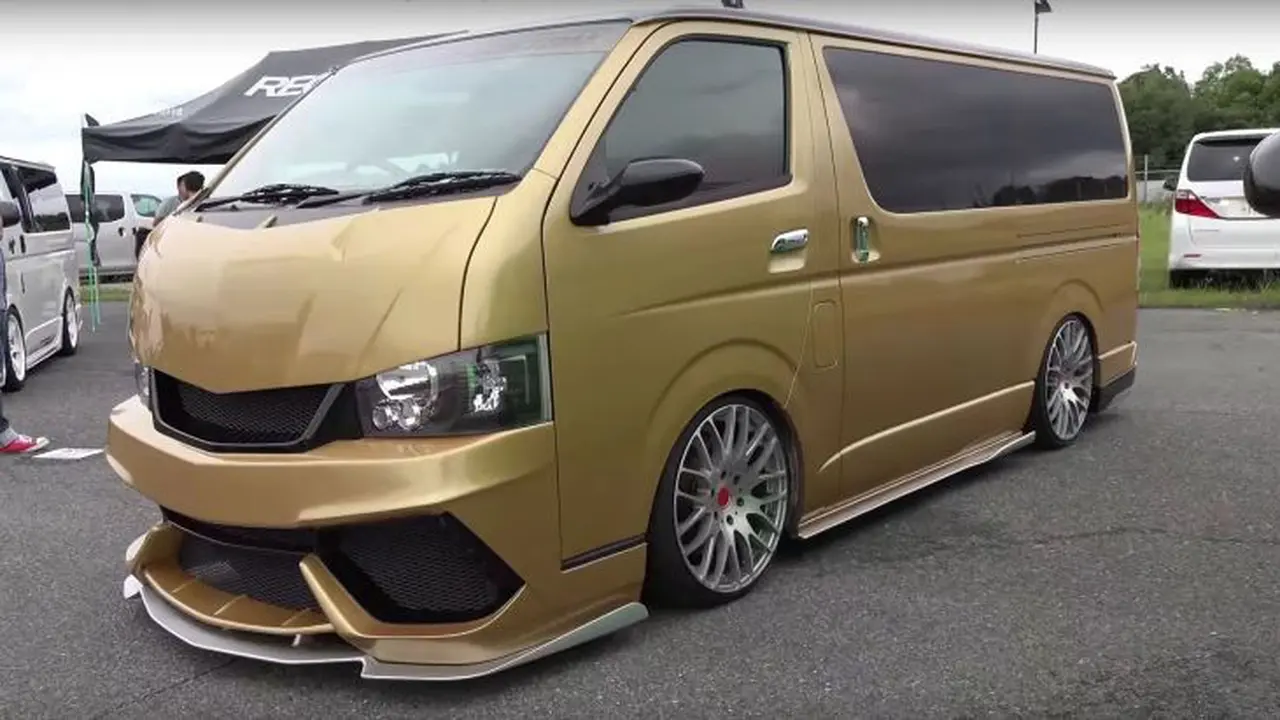 Toyota Hiace