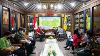 Gubernur Jawa Tengah (Jateng) Ganjar Pranowo bersama Bank Indonesia (BI) dan Institut Pertanian Bogor (IPB) mendorong kebangkitan komoditas bawang putih di Kabupaten Tegal lewat Learning Centre.