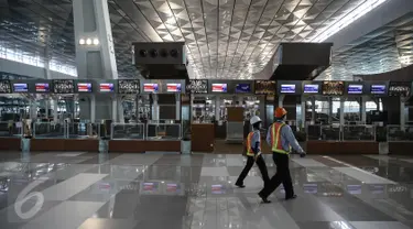 Suasana bagian check-in  di Terminal 3 Ultimate Bandara Soekarno-Hatta, Cengkareng, Banten, Sabtu (2/7). Pengerjaan Terminal 3 Ultimate Bandara Soekarno-Hatta tinggal persoalan ATC yang perlu diselesaikan. (Liputan6.com/Faizal Fanani)