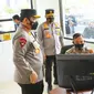 Wakapolri Komjen Gatot Eddy Pramono mengecek pelayanan kepada masyarakat di Polda Riau. (Liputan6.com/Iistimewa)