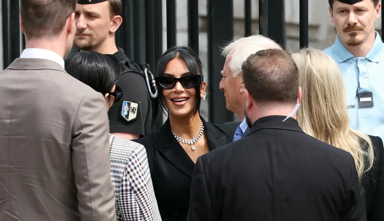 Keterangan Kim Kardashian pada sidang ini, menjadi bagian penting untuk membongkar rangkaian peristiwa yang terjadi. (Thomas SAMSON/AFP)