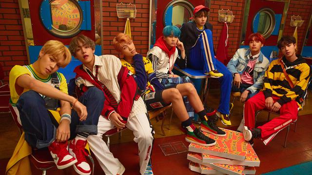 [Bintang] Rajai Billboard, Tiket Konser BTS Ludes di 21 Negara