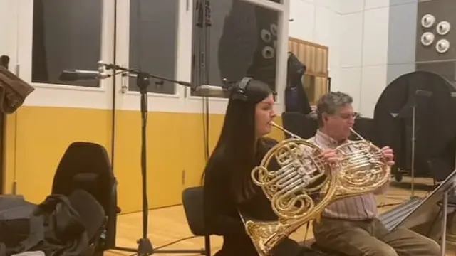 Proses pengisian musik untuk film Buya Hamka bersama Czech Symphony Orchestra, Republik Ceko. (Foto: Dok. Falcon Pictures)