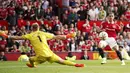 Manchester United sukses membungkam Arsenal pada laga pekan keenam Premier League 2022/2023 di Old Trafford, Minggu (4/9/2022). (AP/Dave Thompson)