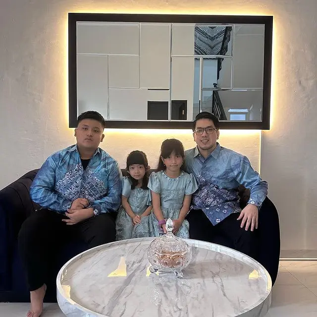 6 Potret Arman Wosi Suami Baru Della Puspita Bareng Anaknya, Penuh Kehangatan
