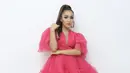 Sebagai penyanyi dangdut yang kini masih terus eksis di layar kaca membuat Ayu Ting Ting tentu memerhatikan penampilannya. Tak hanya kostum tetapi juga gaya rambutnya. (Liputan6.com/IG/@ayutingting92)