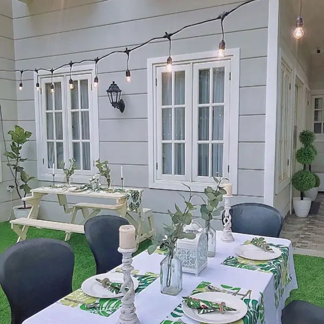 Menengok Dapur dan Ruang Makan Rumah Natalie Sarah yang Bernuansa Kafe