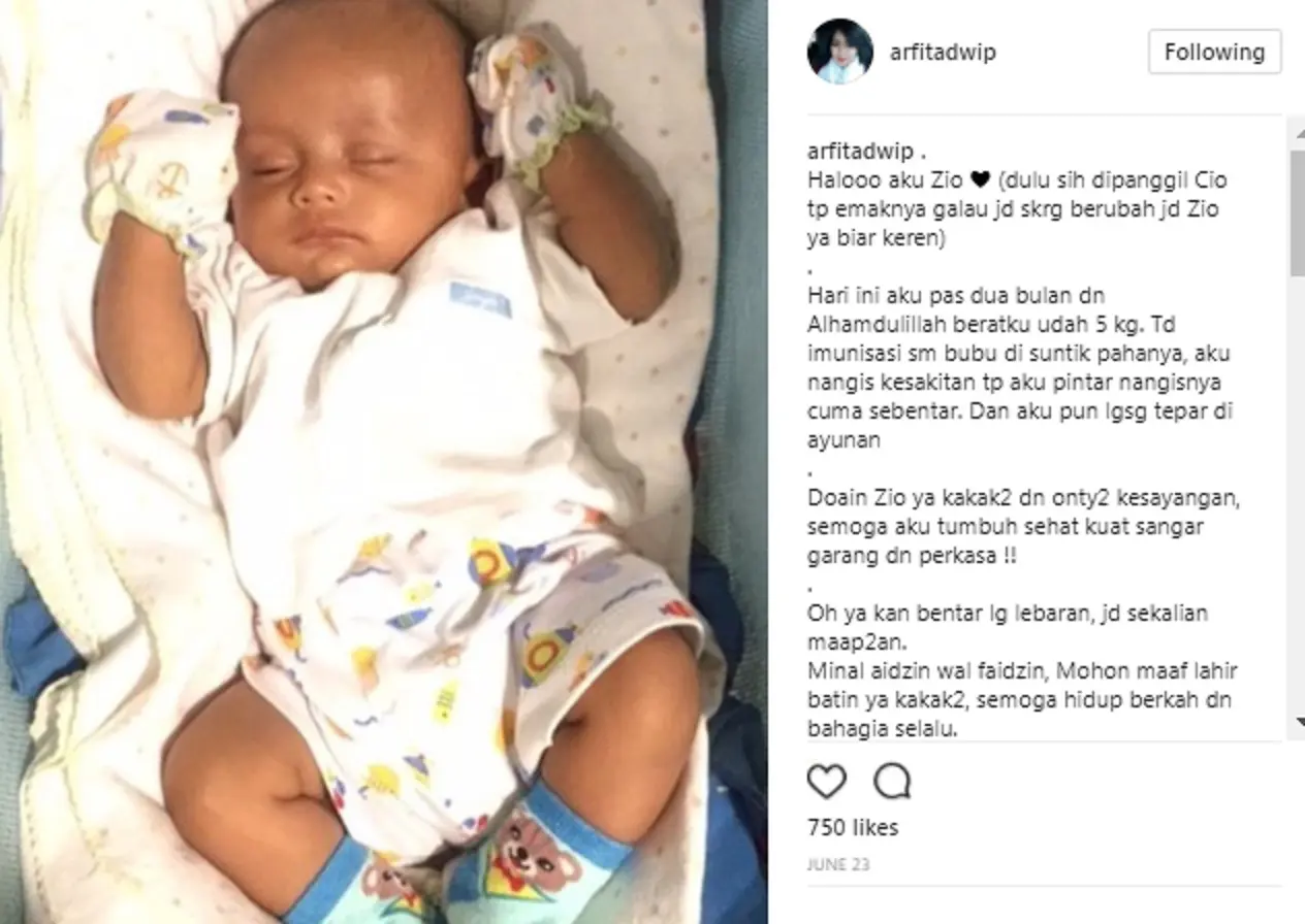 Putra pertama Yama Carlos dan Arfita Dwi Putri. (Instagram/arfitadwip)