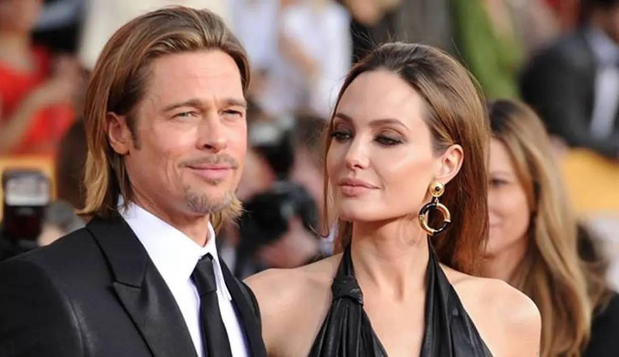 Angelina Jolie sendiri mengaku dirinya kesulitan berpisah dari Brad Pitt. (The Indian Express)