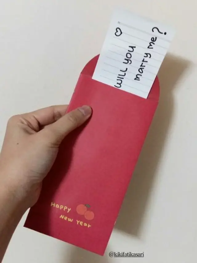 6 Potret Isi Angpao Berupa Pertanyaan Ini Bikin Elus Dada, Tak Sesuai Harapan