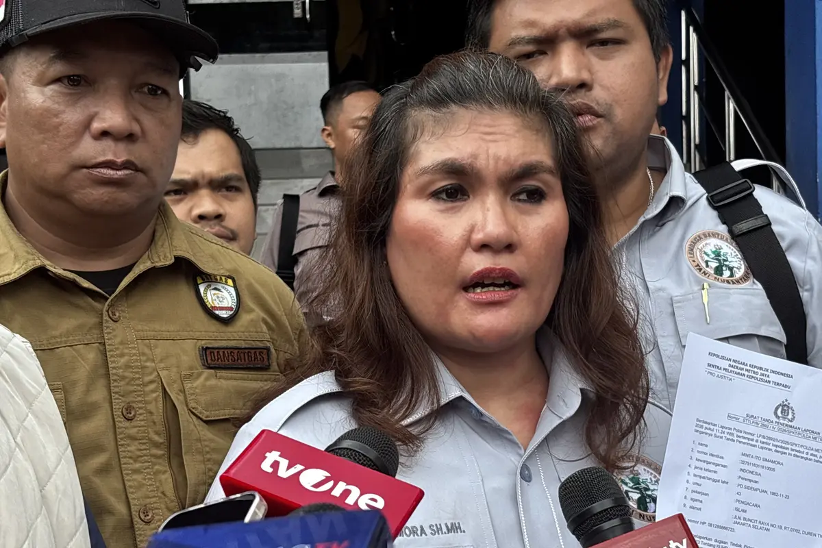 Tim advokasi LBH Tani Nusantara, Itho Simamora di Polda Metro Jaya yang melaporkan Dosen yang juga pengamat hukum tata negara, Feri Amsari, atas dugaan penyebaran hoaks dan penghasutan.