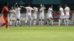 Pemain Palestina melakukan selebrasi usai mencetak gol ke gawang Indonesia pada laga Asian Games di Stadion Patriot, Bekasi, Jawa Barat, Rabu (15/8/2018). (Bola.com/Peksi Cahyo)