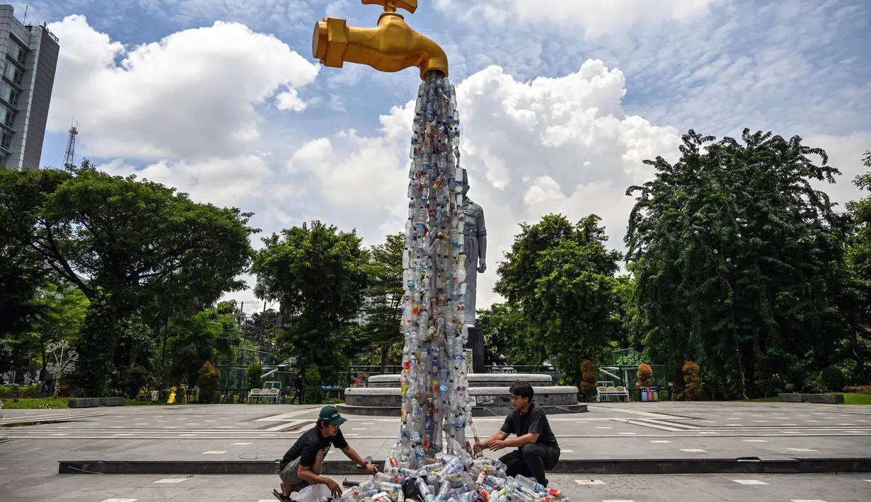 Untuk diketahui, saat ini Indonesia tercatat sebagai salah satu negara penghasil sampah plastik terbesar di dunia. (Juni KRISWANTO/AFP)