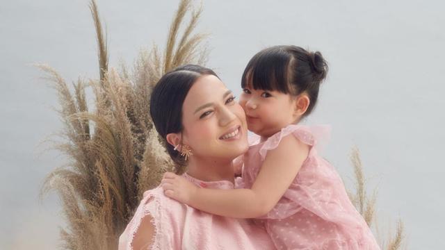 Alice Norin Lahirkan Anak Kedua Namanya Alana Naira Lawi Showbiz Liputan6 Com