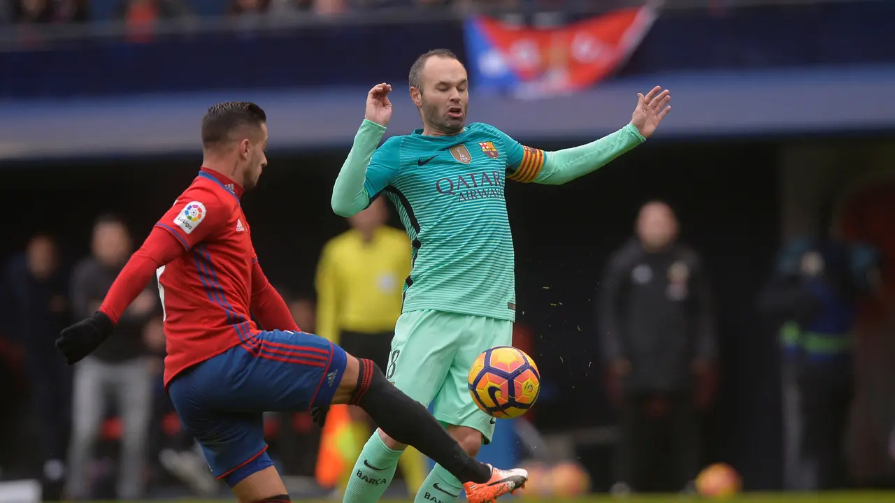 Gelandang Barcelona Andres Iniesta (Reuters)
