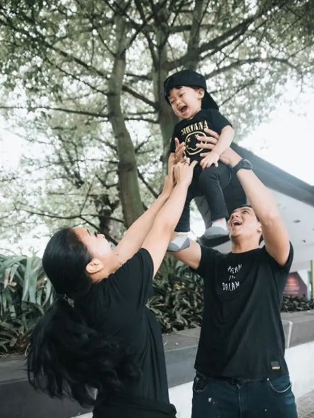 [Bintang] Tantri Kotak dan Arda Naff