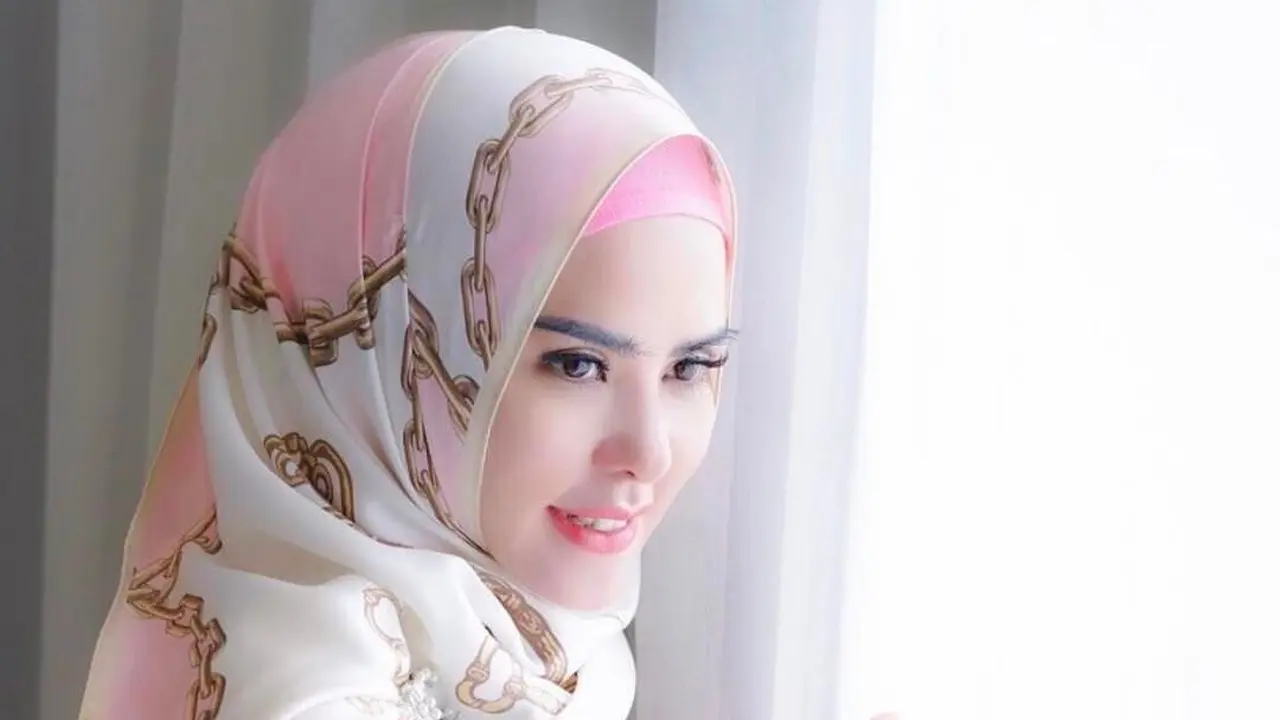 [Bintang] Hijab Angel Lelga