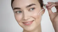 Cara Pakai Peeling Serum di Rumah agar Hasil Maksimal Mirip Perawatan Klinik Kecantikan