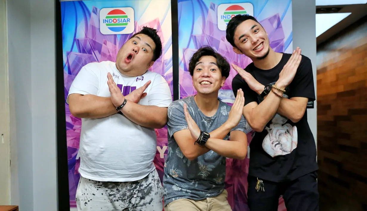 Untuk keluarga GUNARSO seperti Ivan Gunawan, Nassar, dan Soimah masih tetap di daulat sebagai komentator di D’Academy 4 nanti. Berbagai hal baru ini tentu saja membuat para penggemarnya penasaran. (Adrian Putra/Bintang.com)