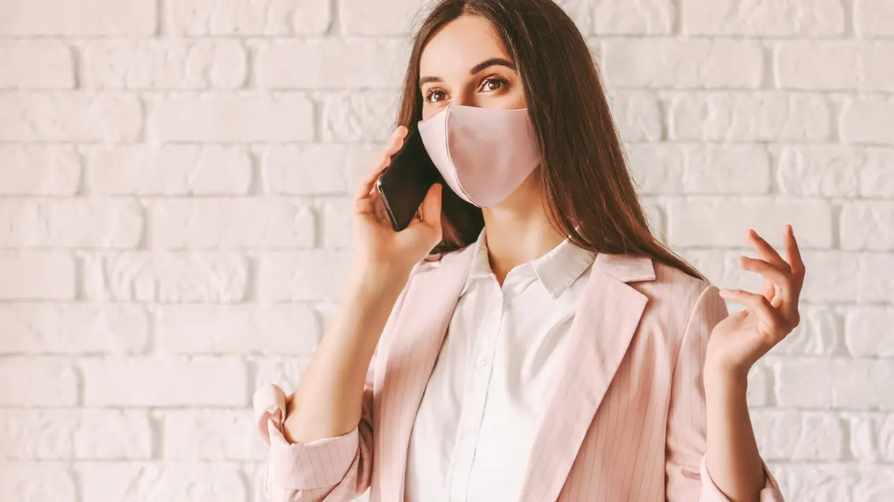 Trik Merias Mata agar Tampil Cantik Saat Pakai Masker Seharian