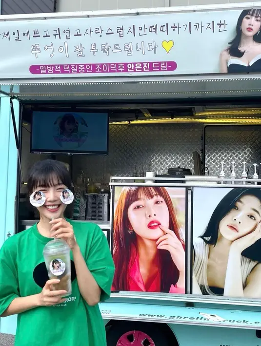 Joy Red Velvet juga sempat membagikan foto di balik layar produksi drama film ini. Ia memperlihatkan foto coffee truck yang merupakan dukungan dari Ahn Eun Jin, lawan mainnya di drakor The One and Only. (Instagram/ _imyour_joy)