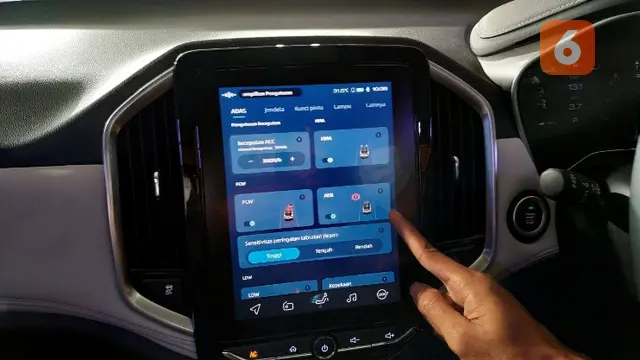 Wuling Almaz