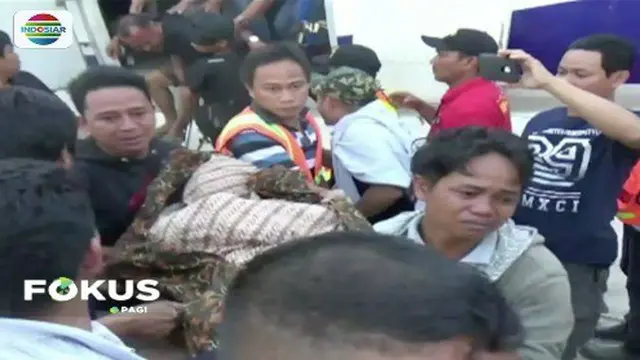Tiga korban tewas penembakan dan pembacokan yang dilakukan kelompok kriminal bersenjata di sekitar Bandara Kenyam, Papua, disambut isak tangis keluarga dan kerabat korban.