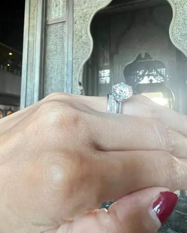 6 Potret Diah Permatasari dan suami rayakan 28 tahun pernikahan, mesranya bak remaja kasmaran