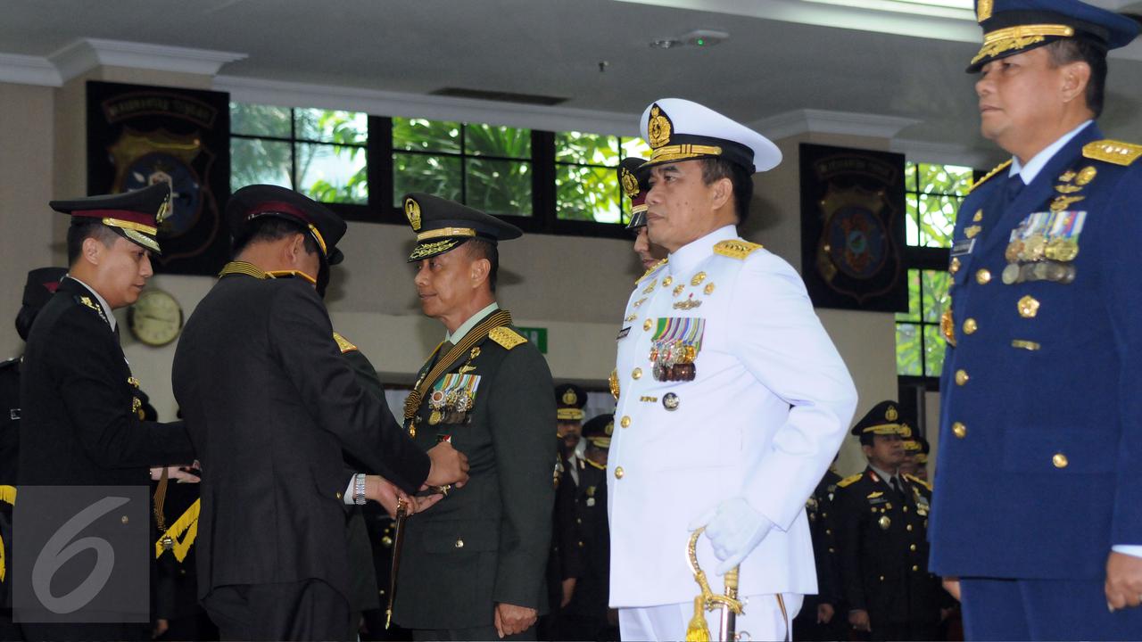20160516-Panglima TNI dan Kepala Staff Angkatan Dianugerahi Bintang Bhayangkara Utama-Jakarta