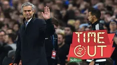 Jose Mourinho resmi dipecat sebagai manajer Chelsea pada Kamis (17/12/2015). Ia meninggalkan markas latihan resmi Chelsea di Cobham, London dengan wajah tertutup. Sumber video berasal dari Youtube.