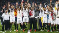 Sevilla rayakan gelar juara Liga Europa untuk ketiga kali secara beruntun (reuters)
