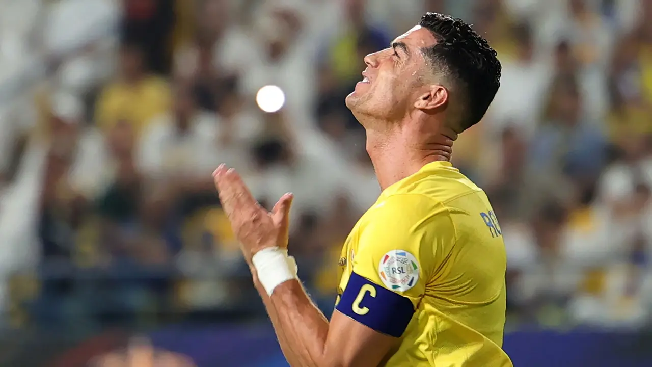 Foto: Reaksi Kecewa Ronaldo saat Golnya Dianulir dan Al-Nassr Ditahan Imbang di Liga Arab Saudi