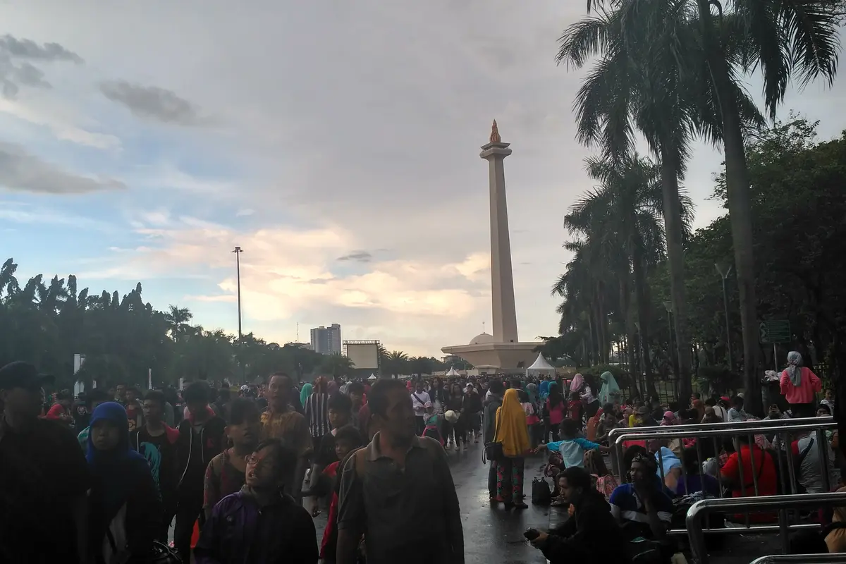 Monas