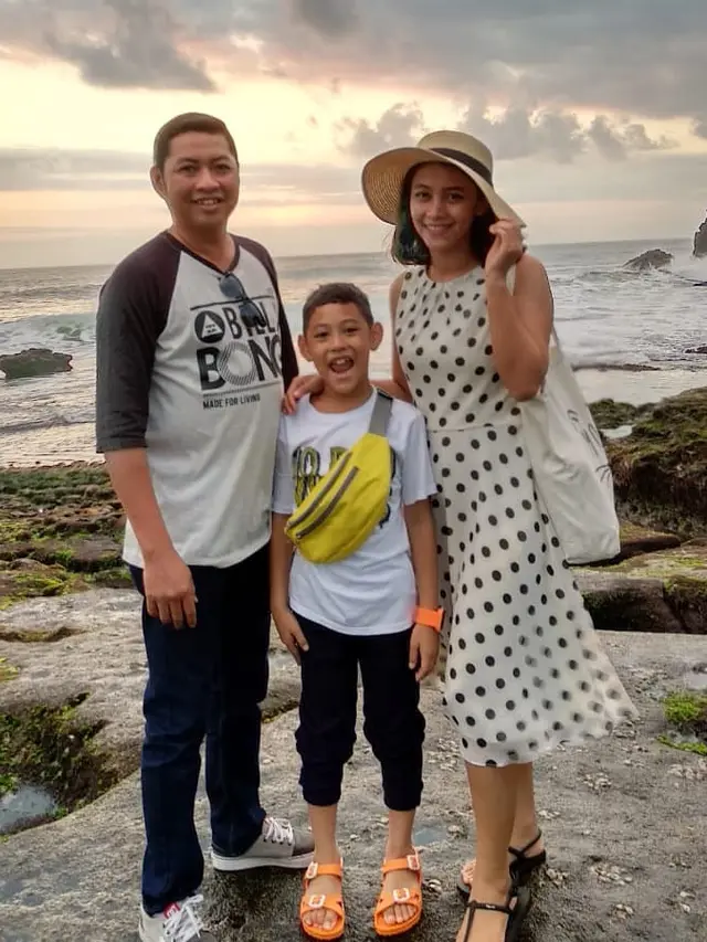 Sudah Jadi Ibu, Ini 6 Potret Kebersamaan Eky Renata AFI dan Anak