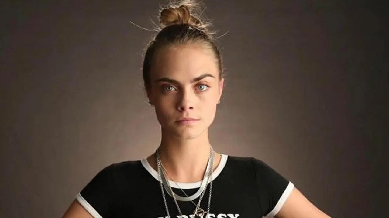 Supermodel Cara Delevingne Akan Rilis Novel Pertama