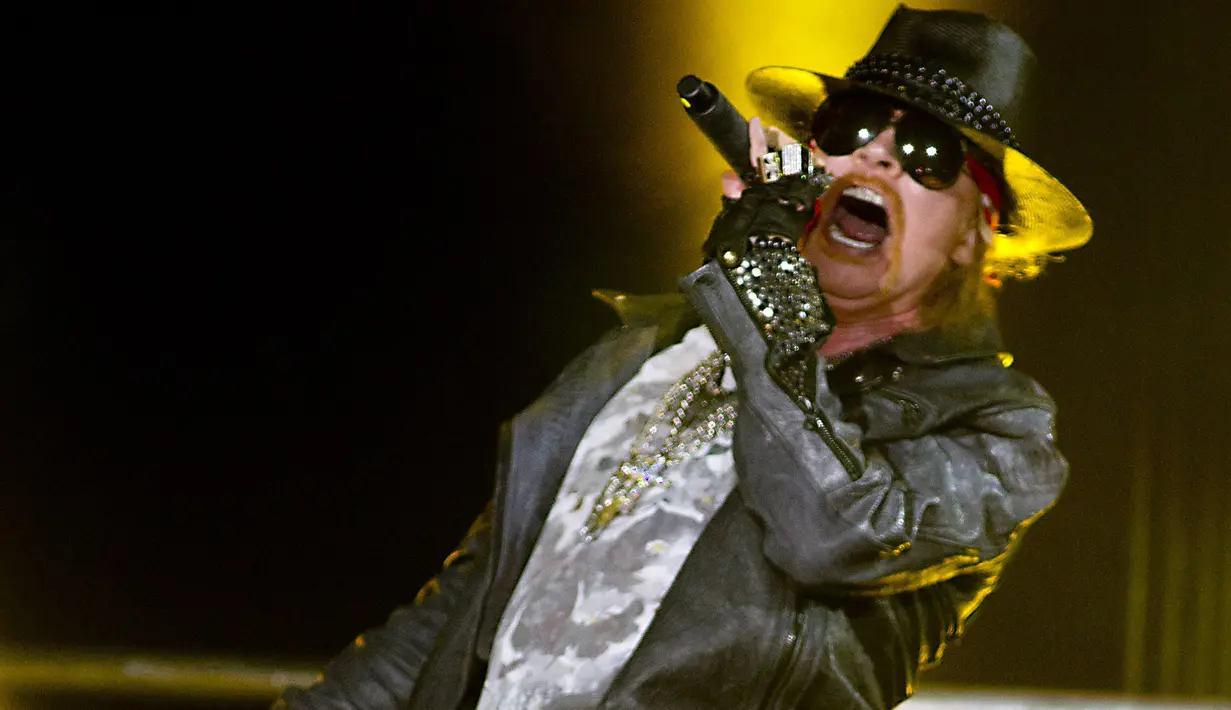 Dipastikan jika Axl Rose dan Slash untuk sementara setuju melakukan tur dunia tahun depan, dimana mereka akan menghadiri sejumlah festival musik di Amerika dan Eropa sebelum tur dunia yang bertepatan dengan ulang tahun ke-30 Guns N Roses. (Bintang/EPA)