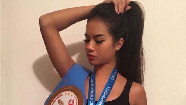 Atlet seksi muaythai, Nif Brascia, yang juga kekasih dari striker Everton, Moise Kean