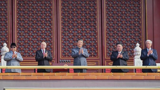 Saksikan Parade Militer China, Prabowo Duduk di Barisan Depan dan Sebelah Putin