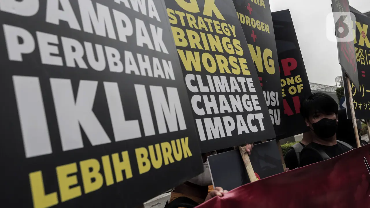 Walhi Geruduk Kedutaan Besar Jepang Terkait Krisis Iklim
