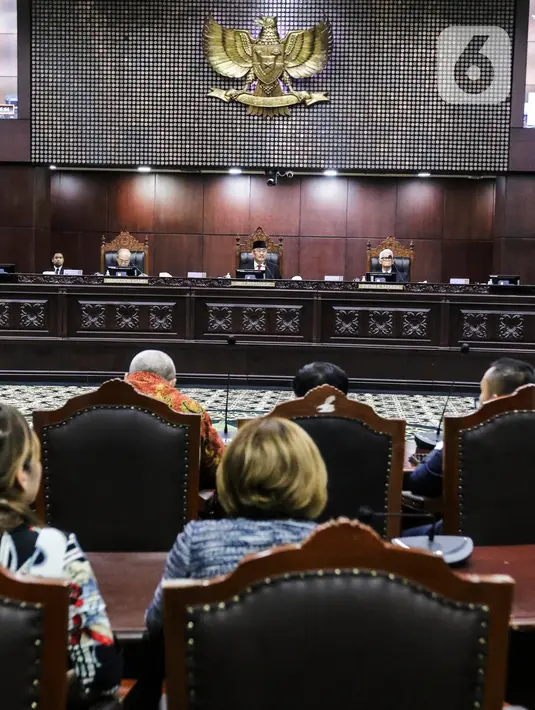 Hal itu terkait bocornya informasi dalam Rapat Permusyawaratan Hakim (RPH) ke media Majalah Tempo terkait hasil putusan gugatan batas usia capres-cawapres. (Liputan6.com/Angga Yuniar)