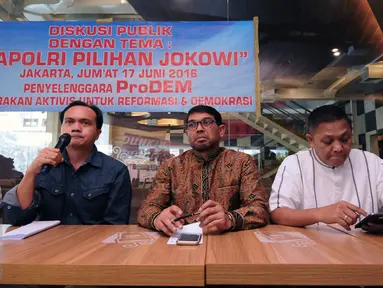 Wakil Ketua Komisi III DPR, M Nasir Djamil (kedua kanan) saat menghadiri diskusi Kapolri Pilihan Jokowi di Jakarta, Jumat (17/6/2016). Diskusi membahas dipilihnya Komjen Pol Tito Tito Karnavian sebagai calon kapolri. (Liputan6.com/Helmi Fithriansyah)