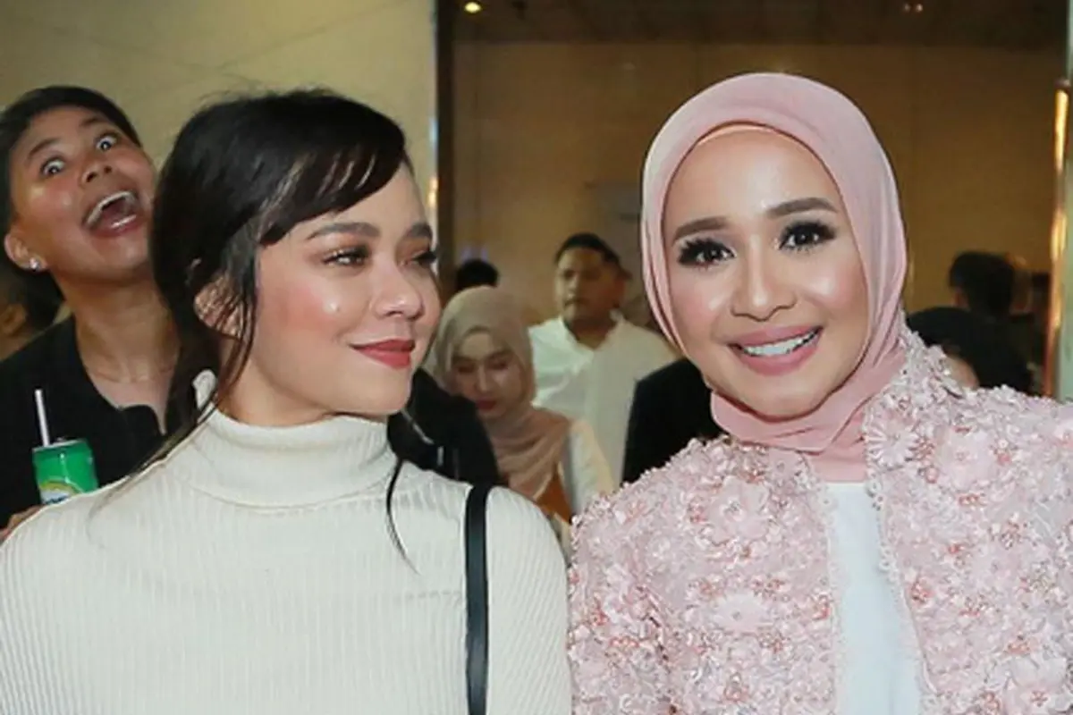 Nora Danish dan Laudya Cynthia Bella