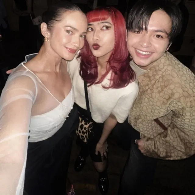 Bertemu Enzy Storia, Ini 6 Potret Isyana Sarasvati dan Angga Yunanda di NYFW